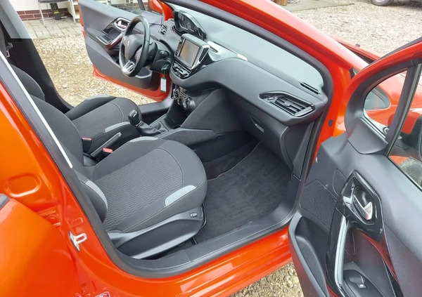 Peugeot 208 cena 27900 przebieg: 172044, rok produkcji 2016 z Wieluń małe 277